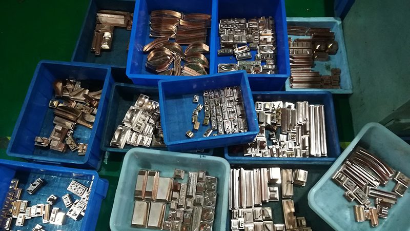 吸塑模具：铝材与树脂材质的优劣对比解析
