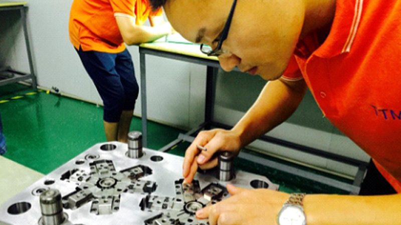 吹塑模具与普通模具：本质差异与规范解析